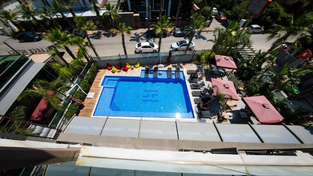 Laren Family Hotel & Spa pool view.jpg Laren Family Hotel & Spa pool view.jpg